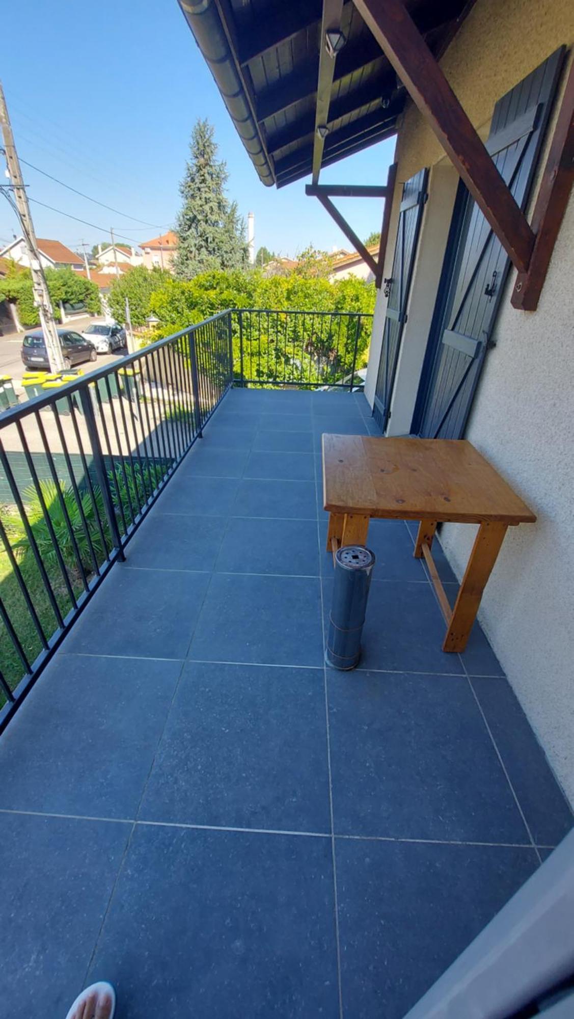 K&N - Maison A Partager Avec D'Autres Voyageurs - Chambre Privee - Jardin - Balcon Vaulx-en-Velin Exterior photo